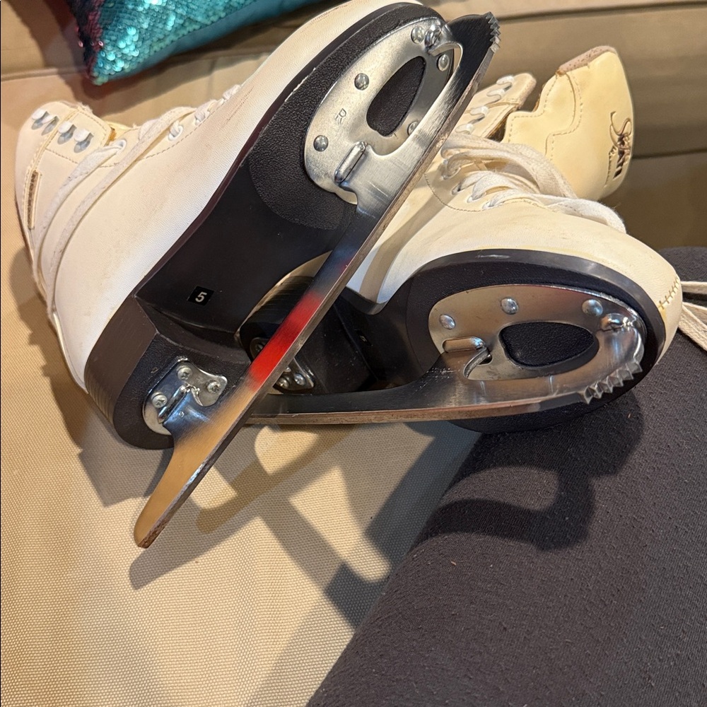 Jackson Women's White Ice Skates size 5. Please ask info - Picture 5 of 6